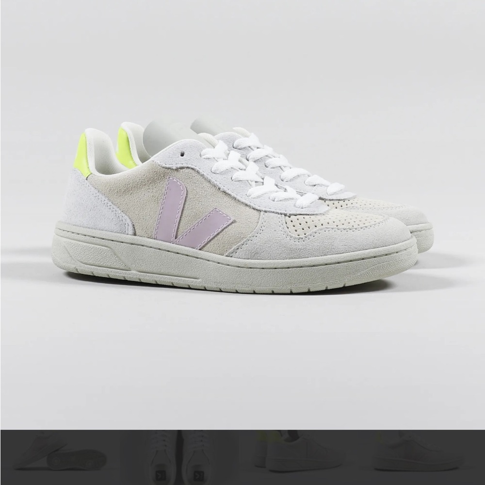 Veja White Sneakers with Retro Design and Smooth Suede